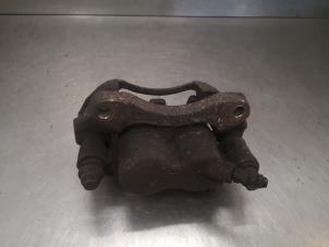 Gebruikte Remklauw (Tang) links-voor Renault Master Prijs op aanvraag aangeboden door Bongers Auto-Onderdelen Zeeland