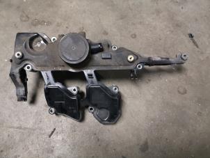 Gebruikte Kleppendeksel Renault Trafic New (FL) 2.0 dCi 16V 90 Prijs op aanvraag aangeboden door Bongers Auto-Onderdelen Zeeland