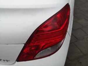 Gebruikte Achterlicht rechts Peugeot 207 CC (WB) 1.6 16V Prijs op aanvraag aangeboden door Bongers Auto-Onderdelen Zeeland