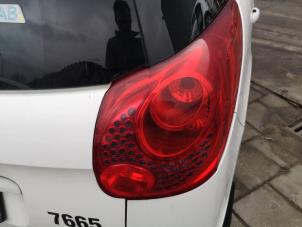 Gebruikte Achterlicht rechts Peugeot 207 SW (WE/WU) 1.6 HDi 16V Prijs op aanvraag aangeboden door Bongers Auto-Onderdelen Zeeland