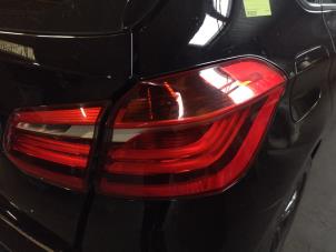 Gebruikte Achterlicht rechts BMW 2 serie Active Tourer (F45) 216d 1.5 TwinPower Turbo 12V Prijs op aanvraag aangeboden door Bongers Auto-Onderdelen Zeeland