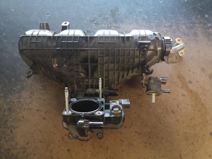 Spruitstuk Inlaat van een Toyota Prius (ZVW3) 1.8 16V Plug-in 2015