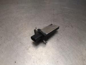 Gebruikte Luchtmassameter Dodge Nitro 2.8 CRD 16V 4x2 Prijs op aanvraag aangeboden door Bongers Auto-Onderdelen Zeeland