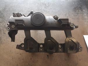 Gebruikte Kleppendeksel Renault Master III (FV) 2.3 dCi 145 16V RWD Prijs op aanvraag aangeboden door Bongers Auto-Onderdelen Zeeland