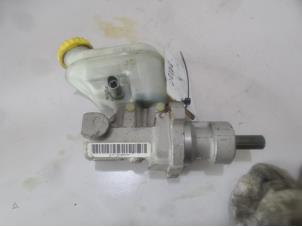 Gebruikte Hoofdremcilinder Chrysler PT Cruiser 2.2 CRD 16V Prijs op aanvraag aangeboden door Bongers Auto-Onderdelen Zeeland