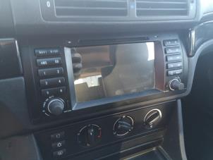 Gebruikte Radio BMW 5 serie Touring (E39) 520i 24V Prijs op aanvraag aangeboden door Bongers Auto-Onderdelen Zeeland