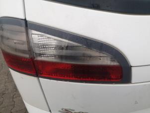 Gebruikte Achterlicht links Ford S-Max (GBW) 1.8 TDCi 16V Prijs op aanvraag aangeboden door Bongers Auto-Onderdelen Zeeland