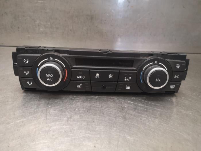 Kachel Bedieningspaneel van een BMW X1 (E84) xDrive 18d 2.0 16V 2013