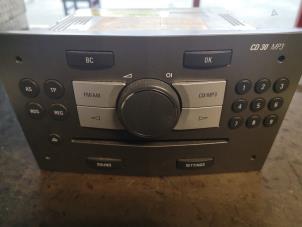 Gebruikte Radio Opel Antara (LA6) 2.4 16V 4x4 Prijs op aanvraag aangeboden door Bongers Auto-Onderdelen Zeeland