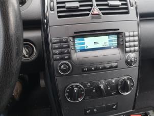 Gebruikte Radio Mercedes A (W169) 1.7 A-180 Prijs op aanvraag aangeboden door Bongers Auto-Onderdelen Zeeland