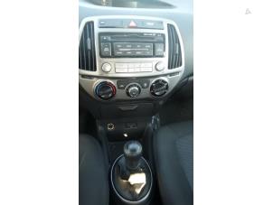 Gebruikte Radio Hyundai i20 1.2i 16V Prijs € 100,00 Margeregeling aangeboden door Bongers Auto-Onderdelen Zeeland
