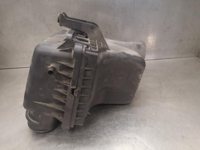 Gebruikte Luchtfilterhuis Chrysler 300 C 3.5 V6 24V Prijs op aanvraag aangeboden door Bongers Auto-Onderdelen Zeeland