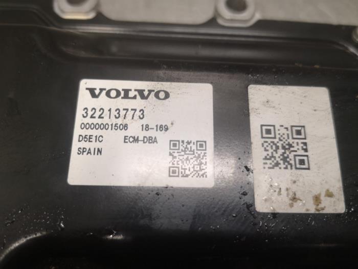 Computer Motormanagement van een Volvo V40 Cross Country (MZ) 1.5 T3 16V Geartronic 2018