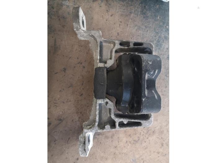Gebruikte Motorrubber Ford Focus 2 Wagon 1.6 16V Prijs op aanvraag aangeboden door Bongers Auto-Onderdelen Zeeland