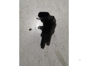 Gebruikte Luchtmassameter Lexus NX I (Z1) 300h 2.5 16V 4x4 Prijs op aanvraag aangeboden door Bongers Auto-Onderdelen Zeeland