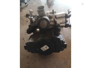 Gebruikte Dieselpomp Mercedes E-Klasse Prijs op aanvraag aangeboden door Bongers Auto-Onderdelen Zeeland