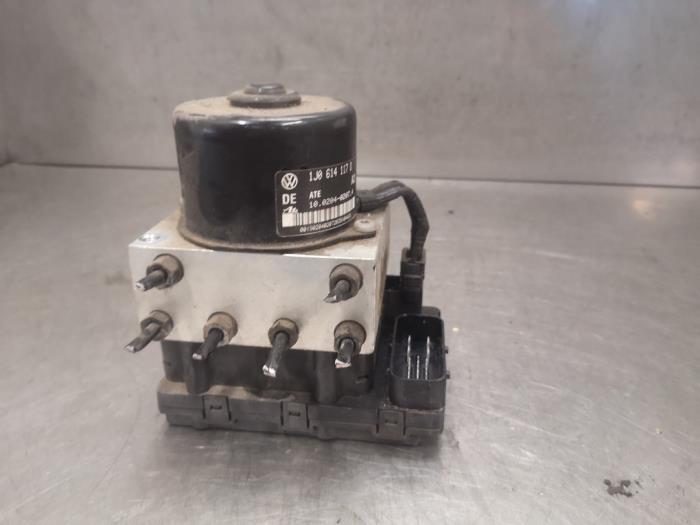 Gebruikte ABS Pomp Volkswagen Bora (1J2) 1.6 Prijs op aanvraag aangeboden door Bongers Auto-Onderdelen Zeeland
