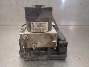 Gebruikte ABS Pomp Mercedes C Combi (S202) 1.8 C180T 16V Prijs op aanvraag aangeboden door Bongers Auto-Onderdelen Zeeland