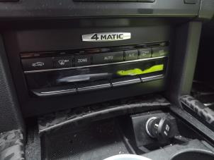 Gebruikte Chaufage Bedieningspaneel Mercedes E (W212) E-350 CDI BlueEfficiency V6 24V 4-Matic Prijs op aanvraag aangeboden door Bongers Auto-Onderdelen Zeeland