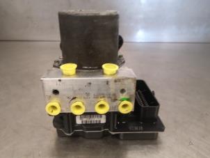 Gebruikte ABS Pomp Mercedes E (W212) E-350 CDI BlueEfficiency V6 24V 4-Matic Prijs op aanvraag aangeboden door Bongers Auto-Onderdelen Zeeland