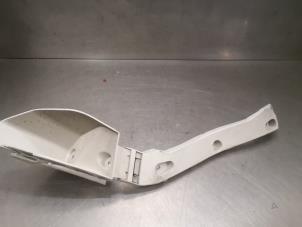 Gebruikte Bumpersteun links-achter Ford Kuga I 2.0 TDCi 16V 140 4x4 Prijs op aanvraag aangeboden door Bongers Auto-Onderdelen Zeeland