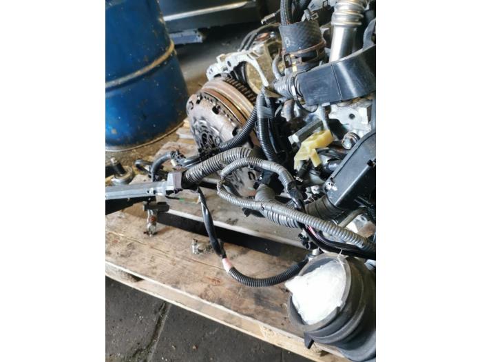 Motor van een Toyota Avensis Wagon (T27) 2.2 16V D-4D-F 150 2011