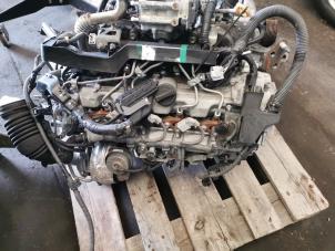 Motor van een Toyota Avensis Wagon (T27) 2.2 16V D-4D-F 150 2011