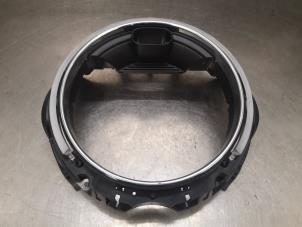 Gebruikte Dashboard sierlijst Mini Mini (F56) 1.5 12V Cooper Prijs op aanvraag aangeboden door Bongers Auto-Onderdelen Zeeland