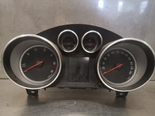 Gebruikte Tellerklok Opel Zafira Prijs op aanvraag aangeboden door Bongers Auto-Onderdelen Zeeland