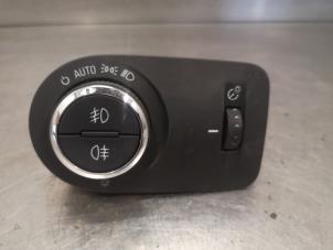 Gebruikte Licht Schakelaar Opel Zafira Prijs op aanvraag aangeboden door Bongers Auto-Onderdelen Zeeland