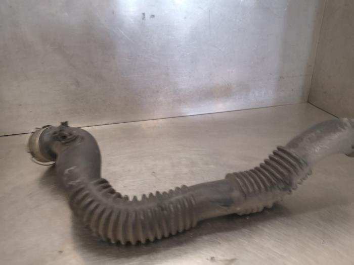 Gebruikte Intercooler Buis BMW 1 serie (E87/87N) 118d 16V Prijs op aanvraag aangeboden door Bongers Auto-Onderdelen Zeeland