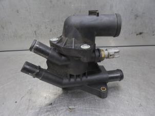 Gebruikte Thermostaathuis Ford Focus 3 Wagon 1.0 Ti-VCT EcoBoost 12V 125 Prijs op aanvraag aangeboden door Bongers Auto-Onderdelen Zeeland