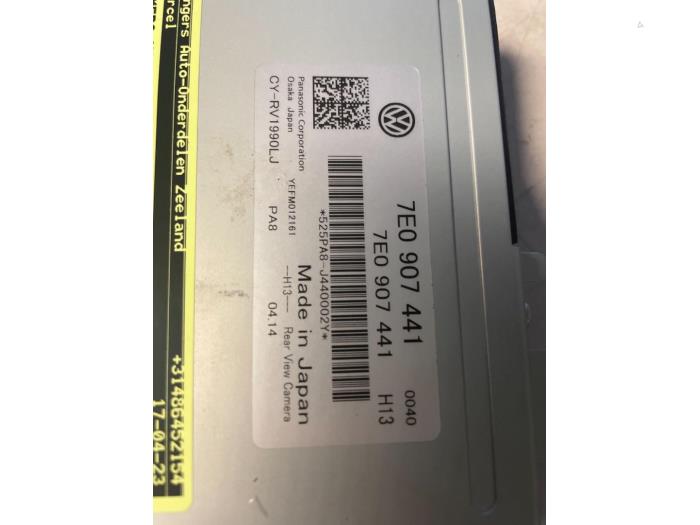 Camera module van een Volkswagen Multivan T5 (7E/7HC/7HF/7HM) 2.0 BiTDI DRF 2014