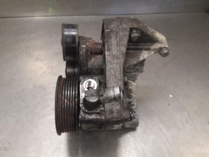 Gebruikte Servopomp Iveco New Daily V 29L13V, 35C13V, 35S13V, 40C13V, 40S13V Prijs op aanvraag aangeboden door Bongers Auto-Onderdelen Zeeland