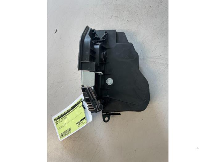 Deurslot Mechaniek 4Deurs rechts-achter van een BMW X1 (E84) xDrive 18d 2.0 16V 2013