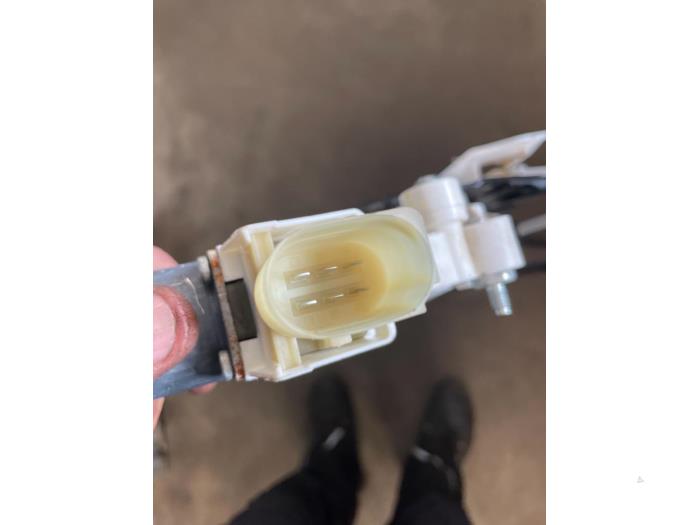 Ruitmechaniek 4Deurs rechts-voor van een BMW X1 (E84) xDrive 18d 2.0 16V 2013