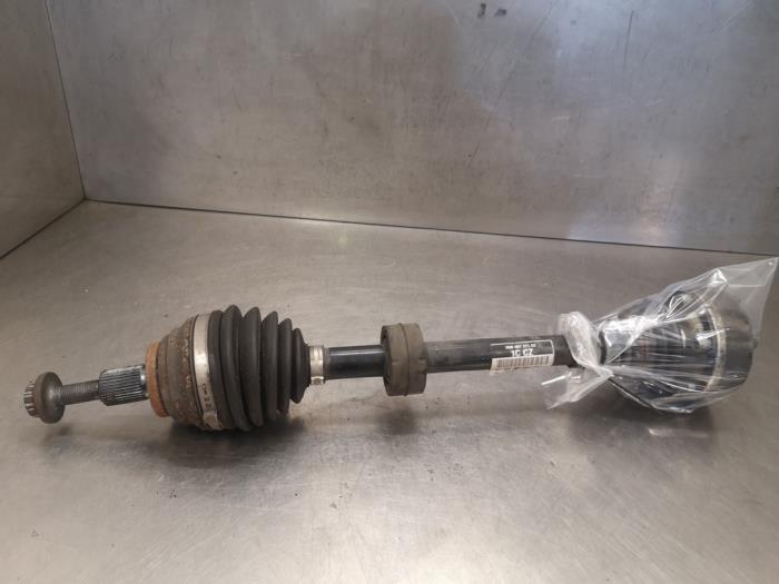 Gebruikte Aandrijfas links-voor Volkswagen Golf VII (AUA) 1.6 TDI 16V Prijs op aanvraag aangeboden door Bongers Auto-Onderdelen Zeeland