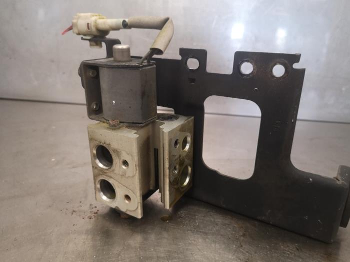 Gebruikte Airco expansieklep Toyota Avensis Prijs op aanvraag aangeboden door Bongers Auto-Onderdelen Zeeland