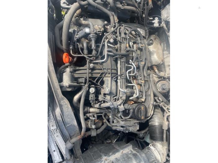 Motor van een Volkswagen Tiguan (5N1/2) 2.0 TDI DRF 16V 4Motion 2011