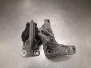 Gebruikte Motorrubber Renault Megane III Berline (BZ) 1.6 16V Prijs op aanvraag aangeboden door Bongers Auto-Onderdelen Zeeland