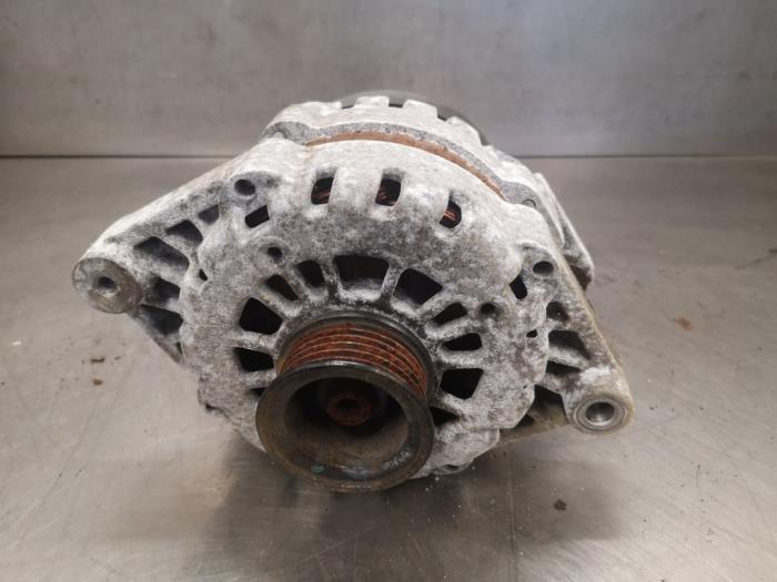 Gebruikte Dynamo Chevrolet Nubira Wagon (J100) 1.8 16V Prijs op aanvraag aangeboden door Bongers Auto-Onderdelen Zeeland