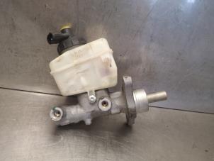 Gebruikte Hoofdremcilinder Dacia Sandero I (BS) 1.2 16V Prijs op aanvraag aangeboden door Bongers Auto-Onderdelen Zeeland