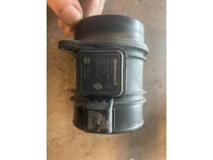 Gebruikte Luchtmassameter Renault Scénic III (JZ) 2.0 dCi 16V Autom. Prijs op aanvraag aangeboden door Bongers Auto-Onderdelen Zeeland