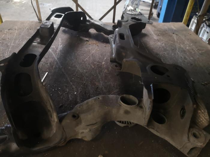 Gebruikte Subframe Mercedes E (W211) 3.2 E-320 CDI 24V Prijs op aanvraag aangeboden door Bongers Auto-Onderdelen Zeeland