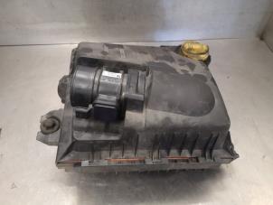 Gebruikte Luchtfilterhuis Renault Trafic New (FL) 2.0 dCi 16V 115 Prijs op aanvraag aangeboden door Bongers Auto-Onderdelen Zeeland