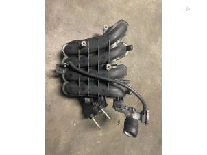 Gebruikte Inlaatspruitstuk Hyundai i10 (F5) 1.0i 12V Prijs op aanvraag aangeboden door Bongers Auto-Onderdelen Zeeland