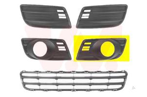 Nieuwe Afdekplaat mistlamp links Suzuki Swift (ZA/ZC/ZD1/2/3/9) Prijs op aanvraag aangeboden door Bongers Auto-Onderdelen Zeeland