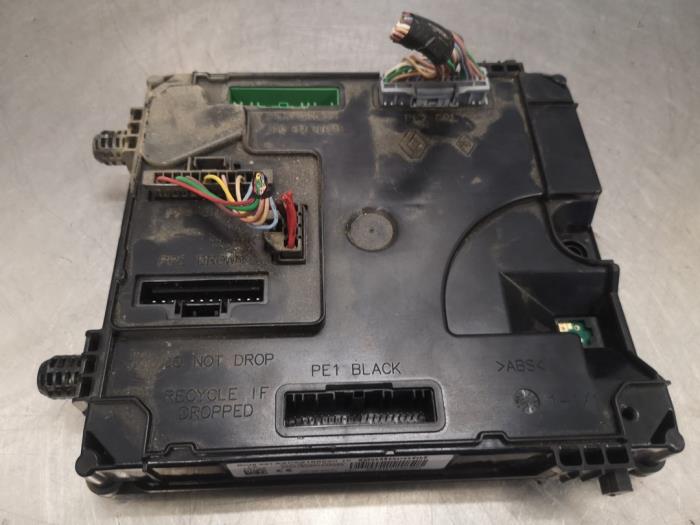 Gebruikte Bodycontrol Module Renault Laguna III Estate (KT) 1.5 dCi 110 Prijs op aanvraag aangeboden door Bongers Auto-Onderdelen Zeeland