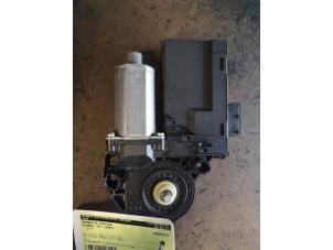 Gebruikte Motor electrisch raam Peugeot 307 (3A/C/D) 1.4 16V Prijs op aanvraag aangeboden door Bongers Auto-Onderdelen Zeeland