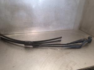Gebruikte Ruitenwisserarm set Ford S-Max (GBW) 2.0 TDCi 16V 130 Prijs op aanvraag aangeboden door Bongers Auto-Onderdelen Zeeland